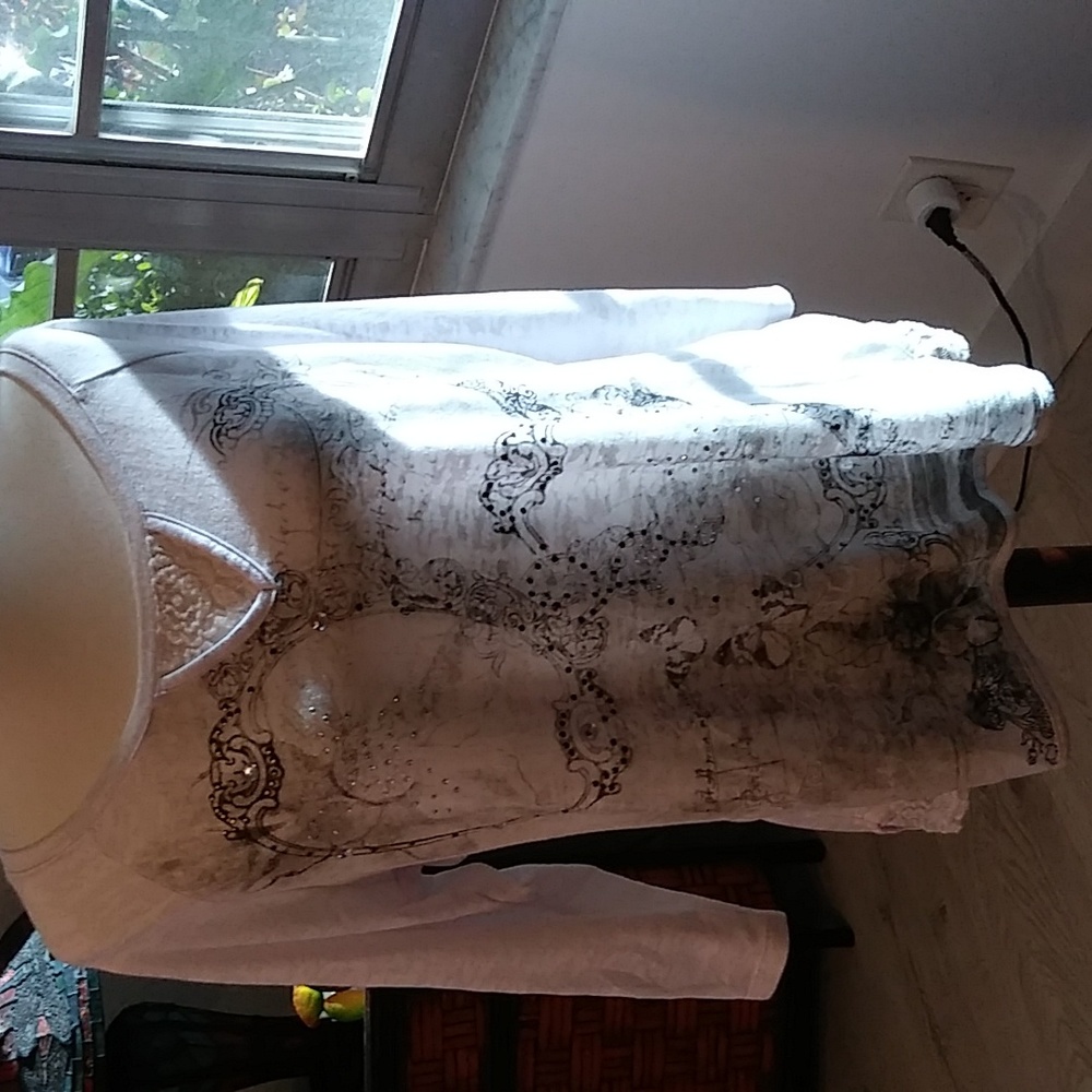 Style & Co white blouse with black pattern Size XL